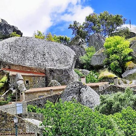 Casa Do Miradouro Villa มอนซานโต ภายนอก รูปภาพ